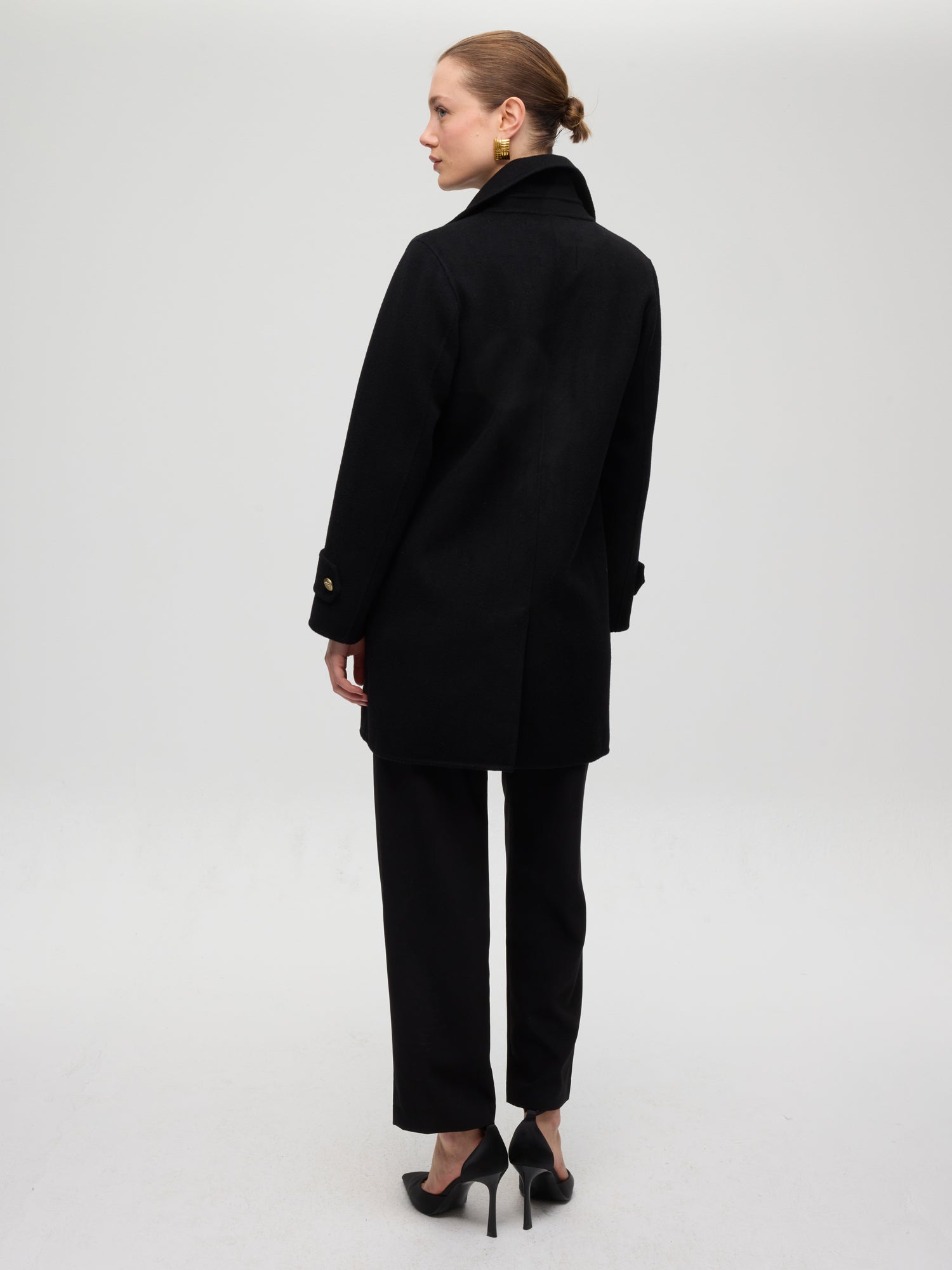 mioh | ALTAMIRA - Chaquetón marinero paño lana negro. Vestidos de fiesta para invitadas de boda perfectas. Marca española de moda