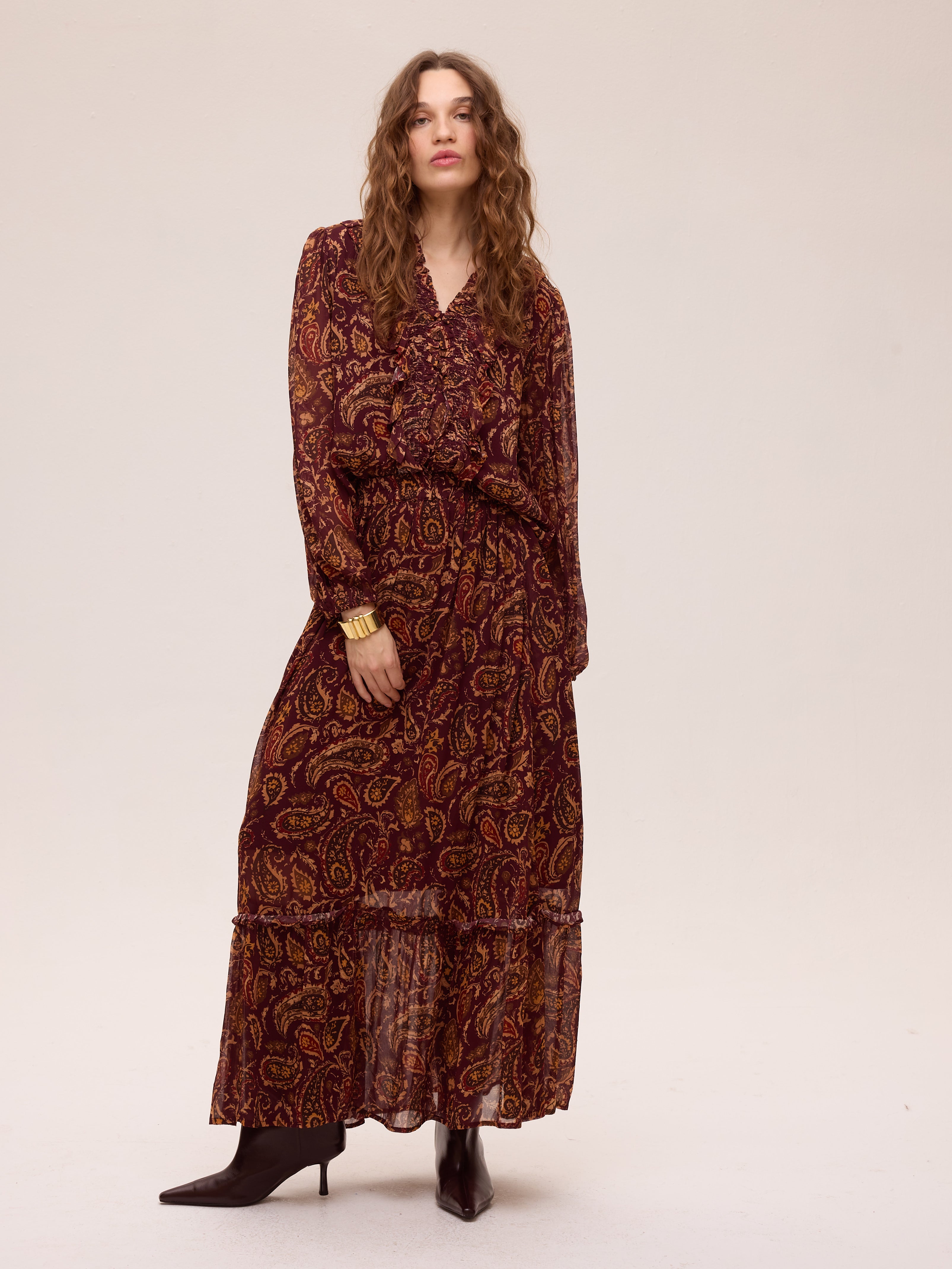 DRIZZ PAISLEY TOP - Top con volantes, combínala con el resto de la colección FW26 de MIOH y crea tu look de invitada perfecta