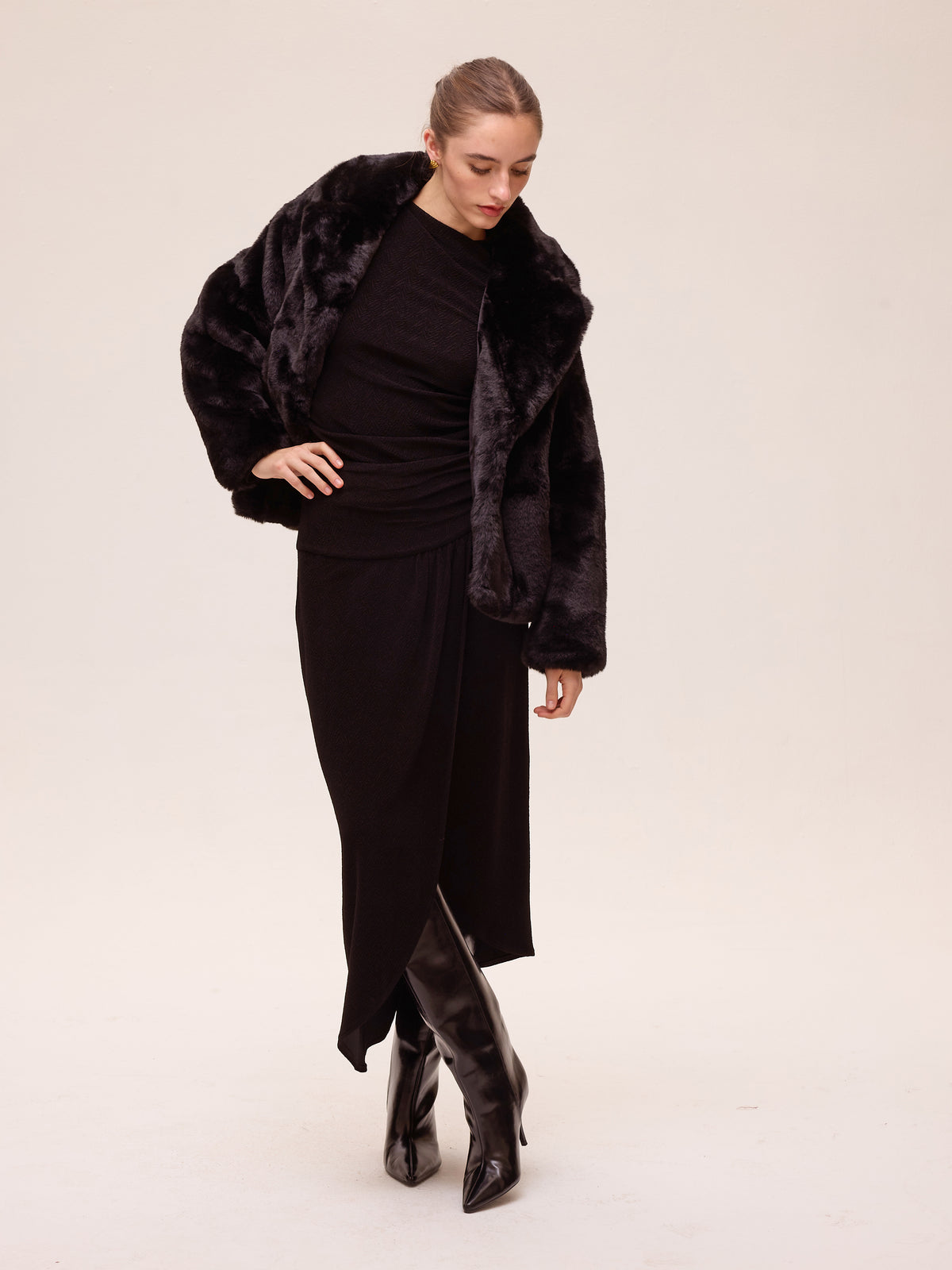 mioh | FREEWAY BLACK - Abrigo corto faux fur de MIOH