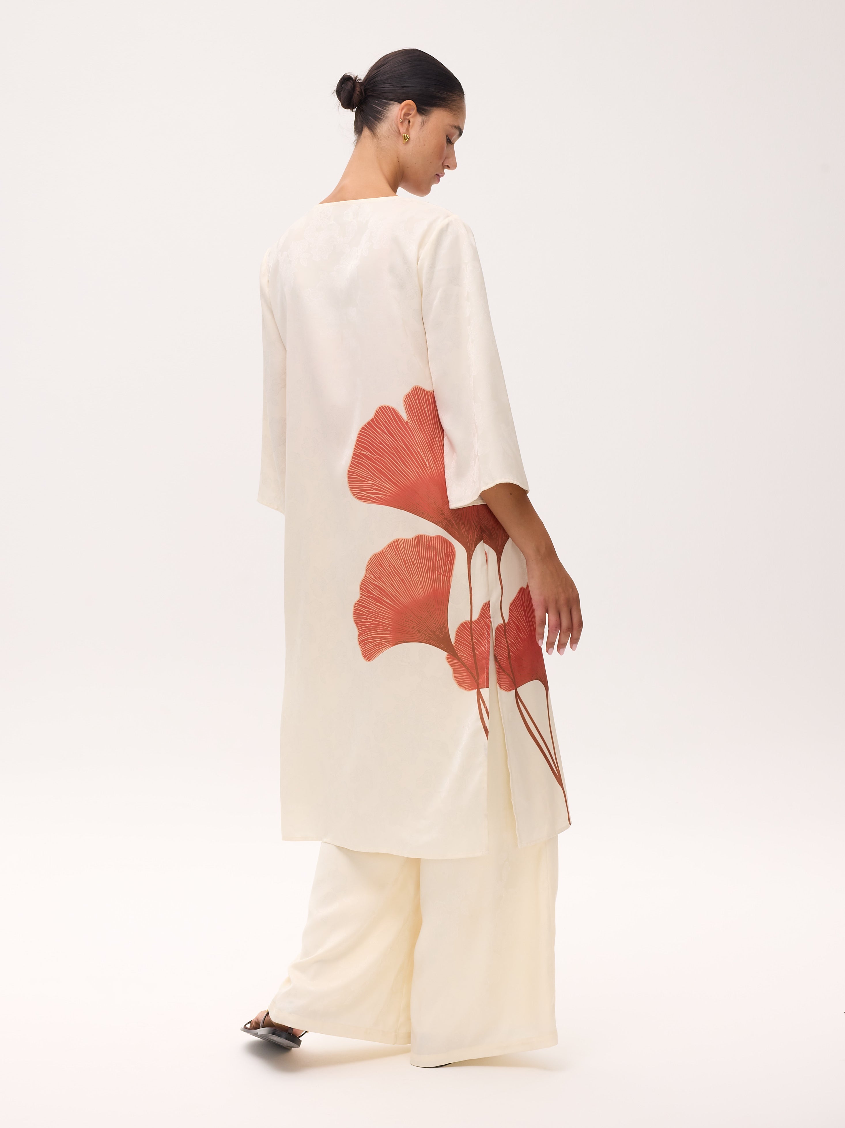 LEAR KAFTAN - Kaftán jacquard estampado Ginko, para invitadas de boda, fiesta y eventos de primvera y verano. MIOH es la marca que eligen las influencers de España para sus eventos, como bodas y fiestas