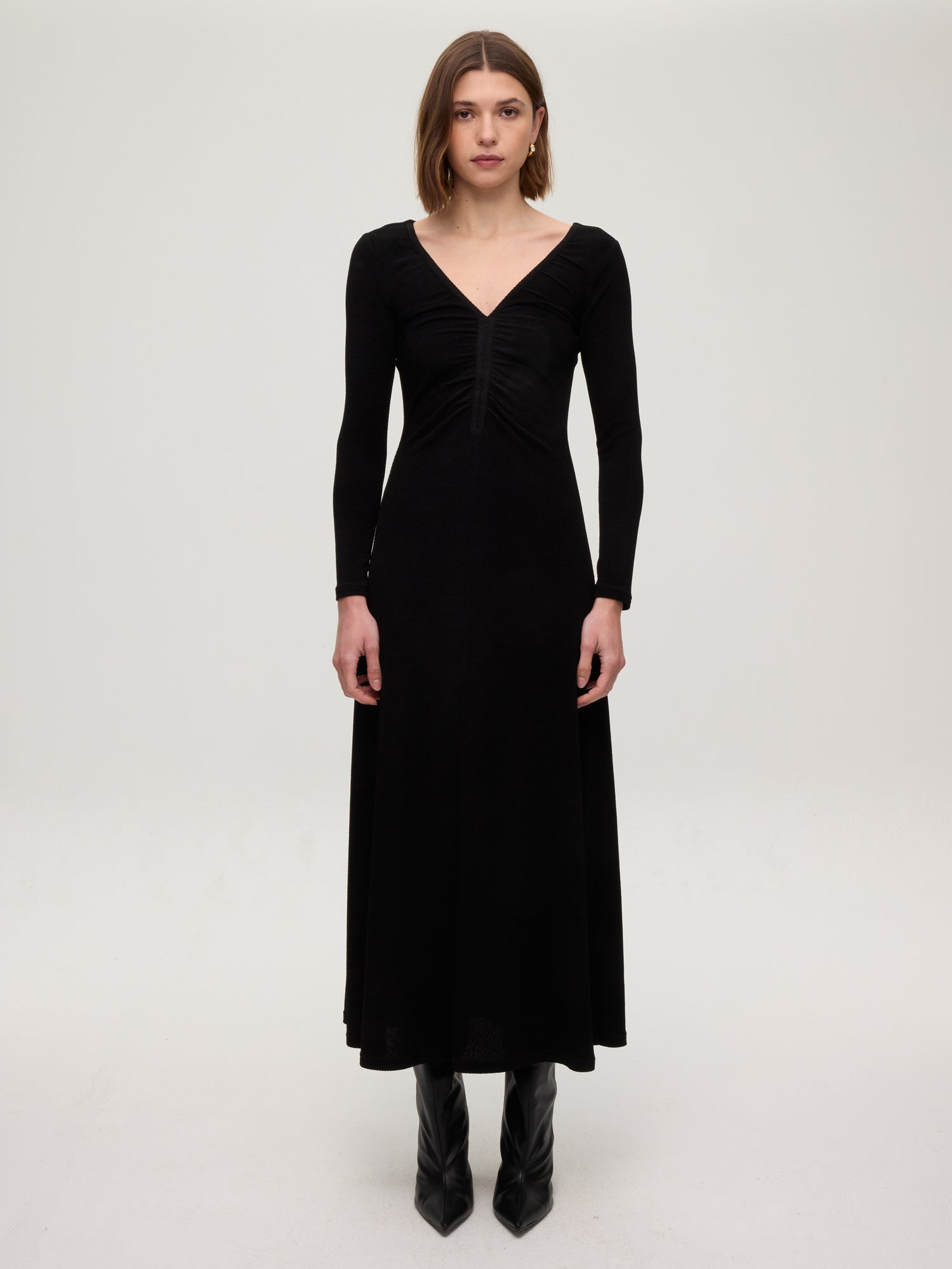 mioh | LUXOR BLACK - Vestido de punto reversible negro. Vestidos de fiesta para invitadas de boda perfectas. Marca española de moda