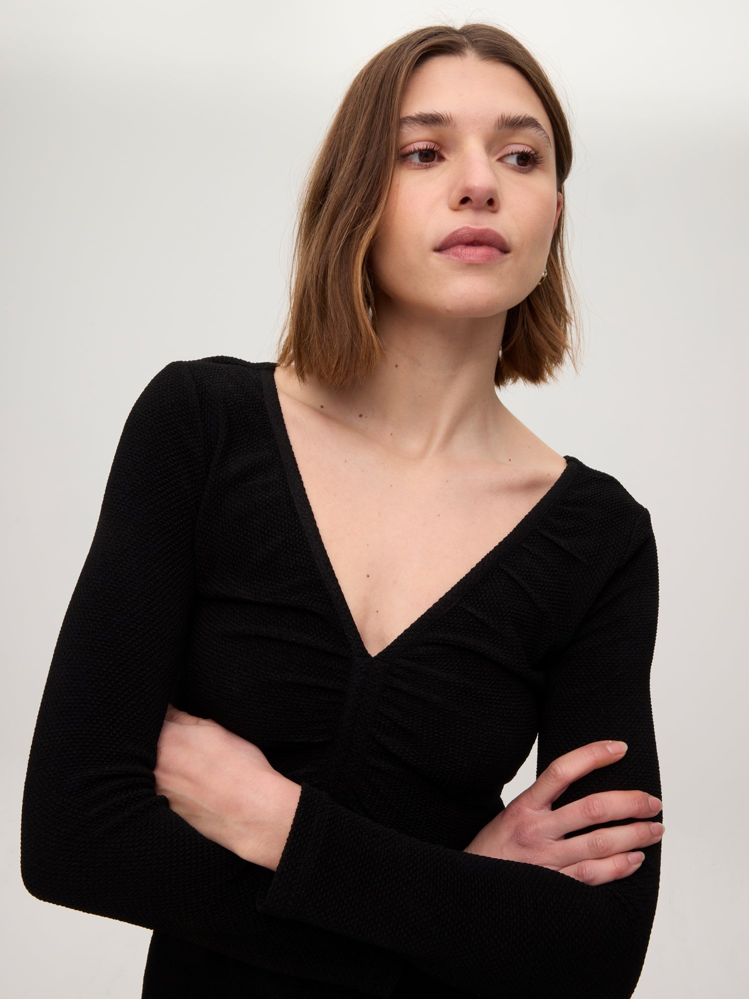 mioh | LUXOR BLACK - Vestido de punto reversible negro. Vestidos de fiesta para invitadas de boda perfectas. Marca española de moda