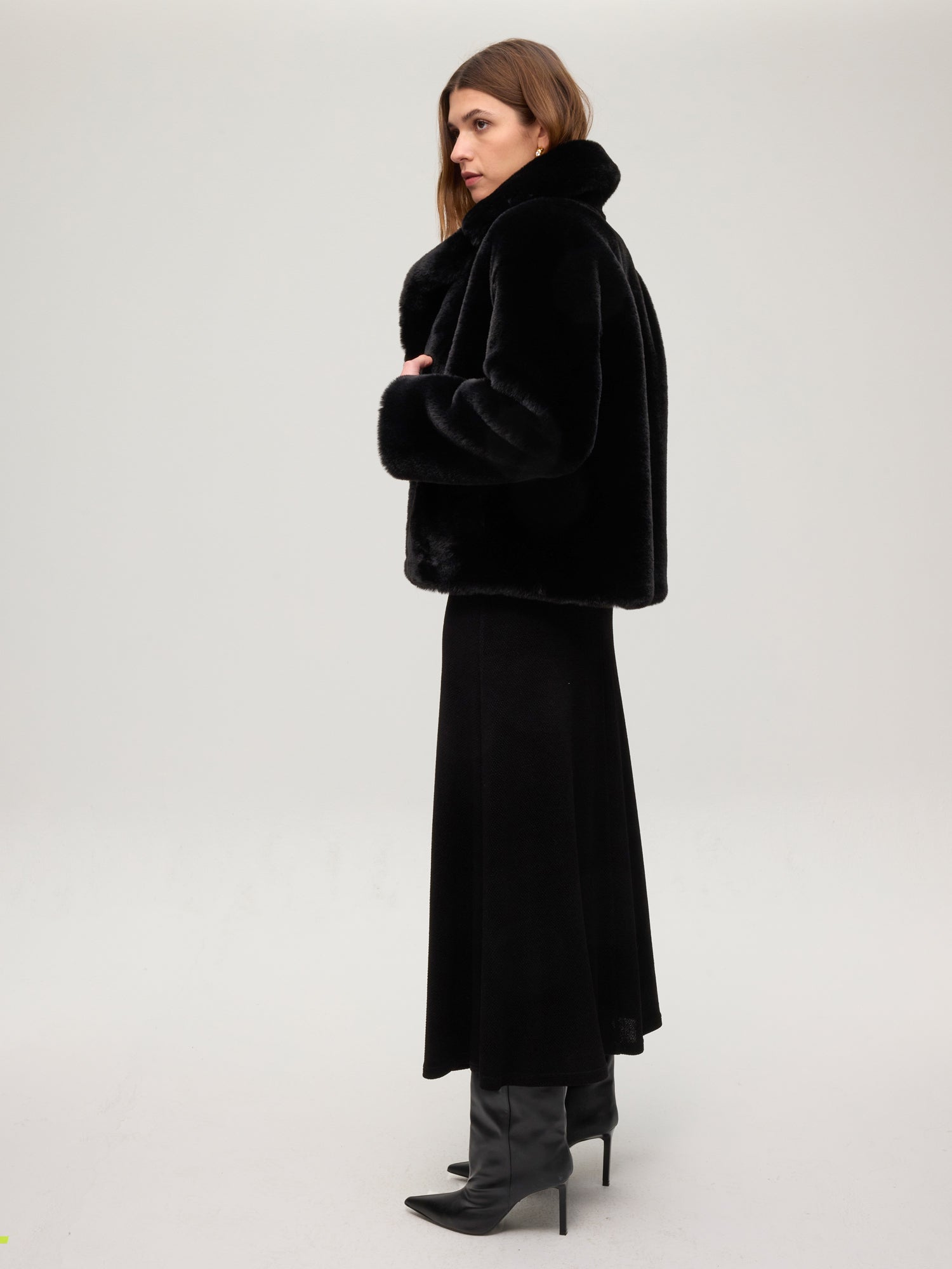 mioh | LUXOR BLACK - Vestido de punto reversible negro. Vestidos de fiesta para invitadas de boda perfectas. Marca española de moda