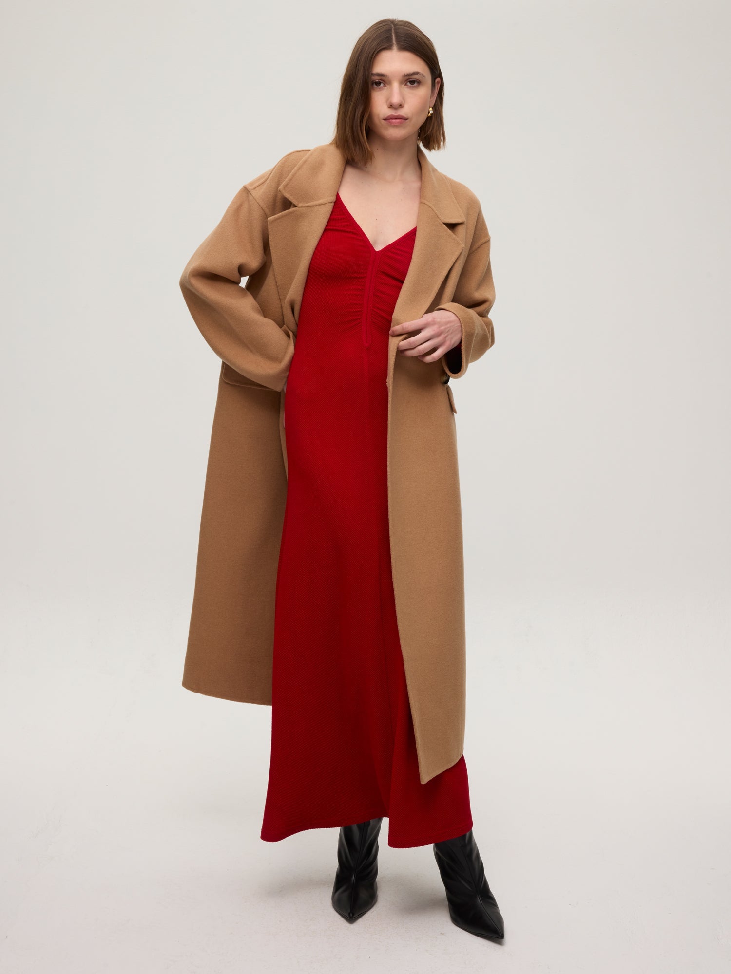 mioh | LUXOR RED - Vestido de punto reversible rojo. Vestidos de fiesta para invitadas de boda perfectas. Marca española de moda