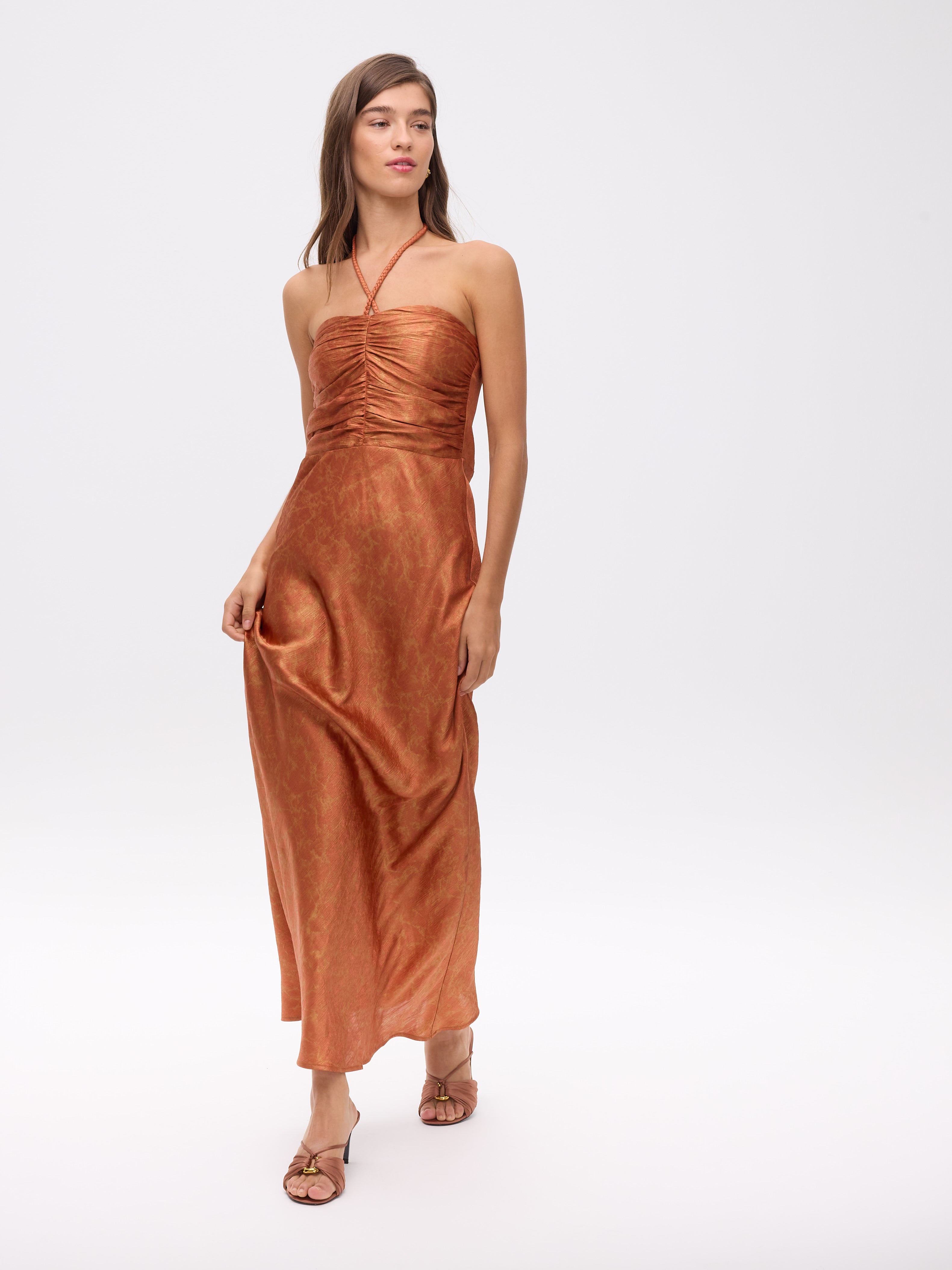 OPHELIA MARBLE - Vestido jacquard satinado anudado al cuello midi, perfecto para invitadas de boda y fiesta spring summer. MIOH es la marca española de vestidos de fiesta para invitadas de boda más de moda en España