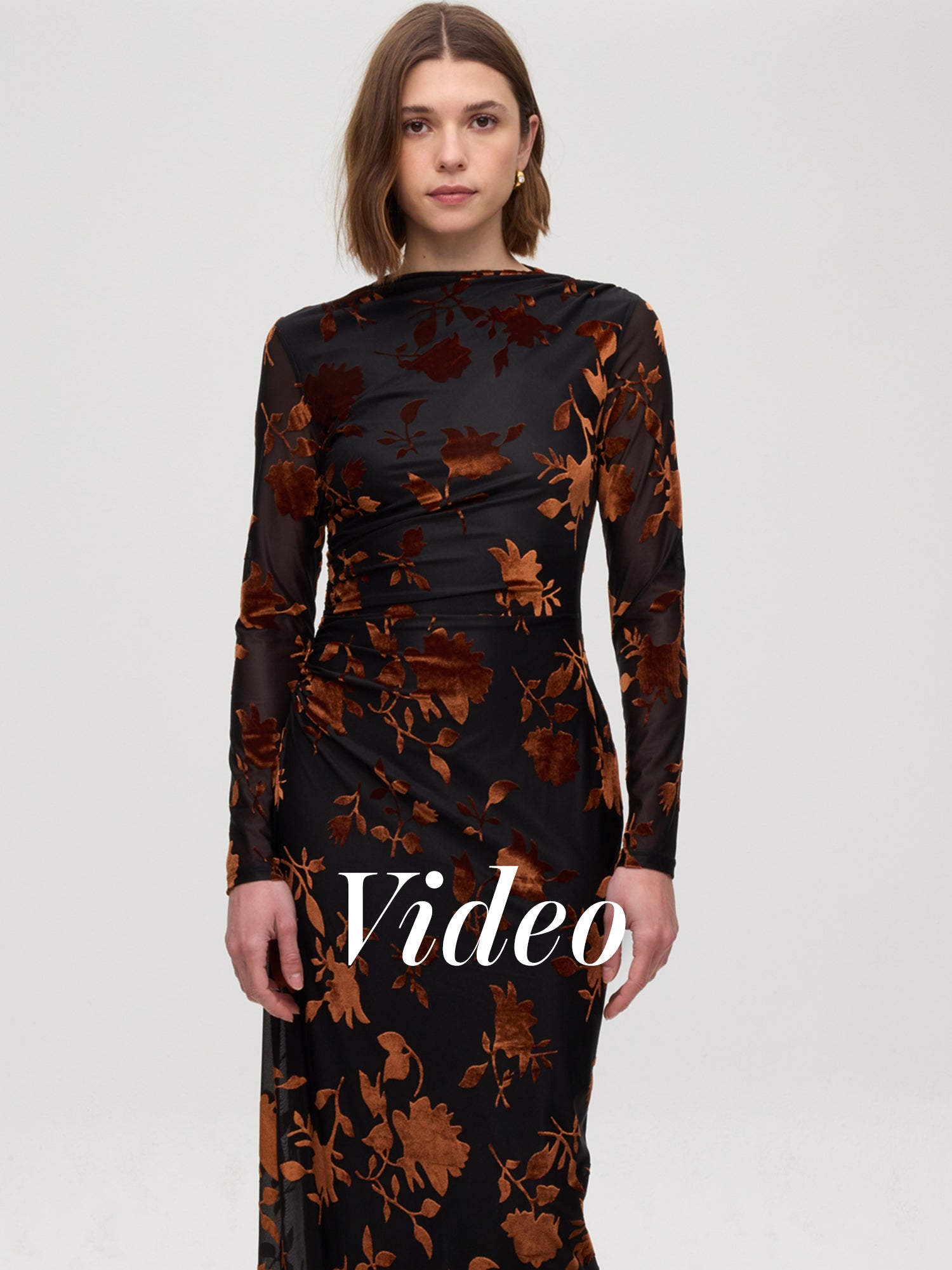 mioh | EIFFEL FLOWERS - Vestido negro flocado flores marrones. Vestidos de fiesta para invitadas de boda perfectas. Marca española de moda