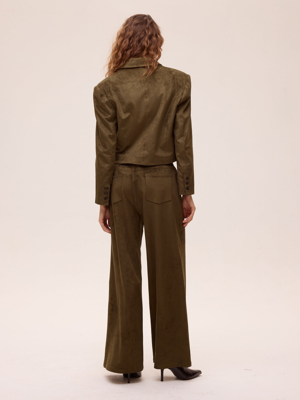 SHIVER - Torera cruzada ante verde, combínala con el resto de la colección FW26 de MIOH y crea tu look de invitada perfecta