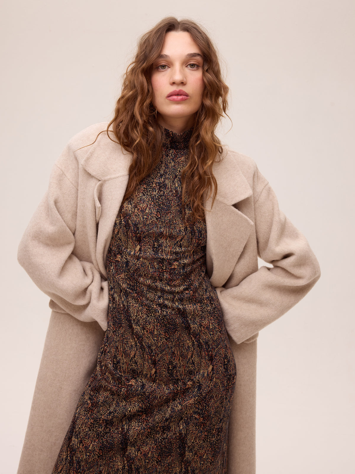 CHIARA LUREX - Vestido tejido punto lurex multicolor, vestido de invitada de boda de la colección otoño invierno de MIOH, diseñado en España