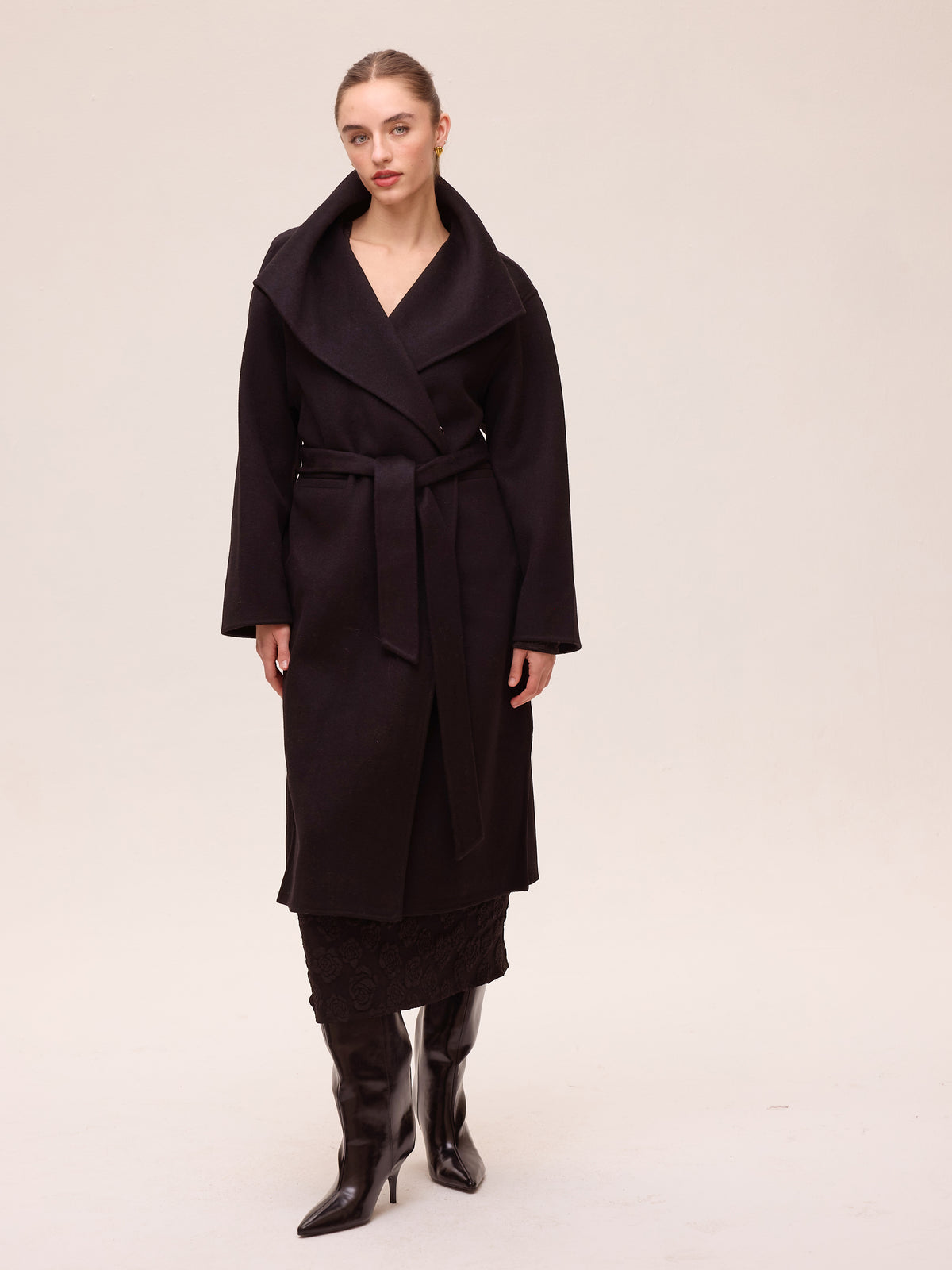 mioh | FACTORY BLACK - Abrigo sastrero de lana en color negro