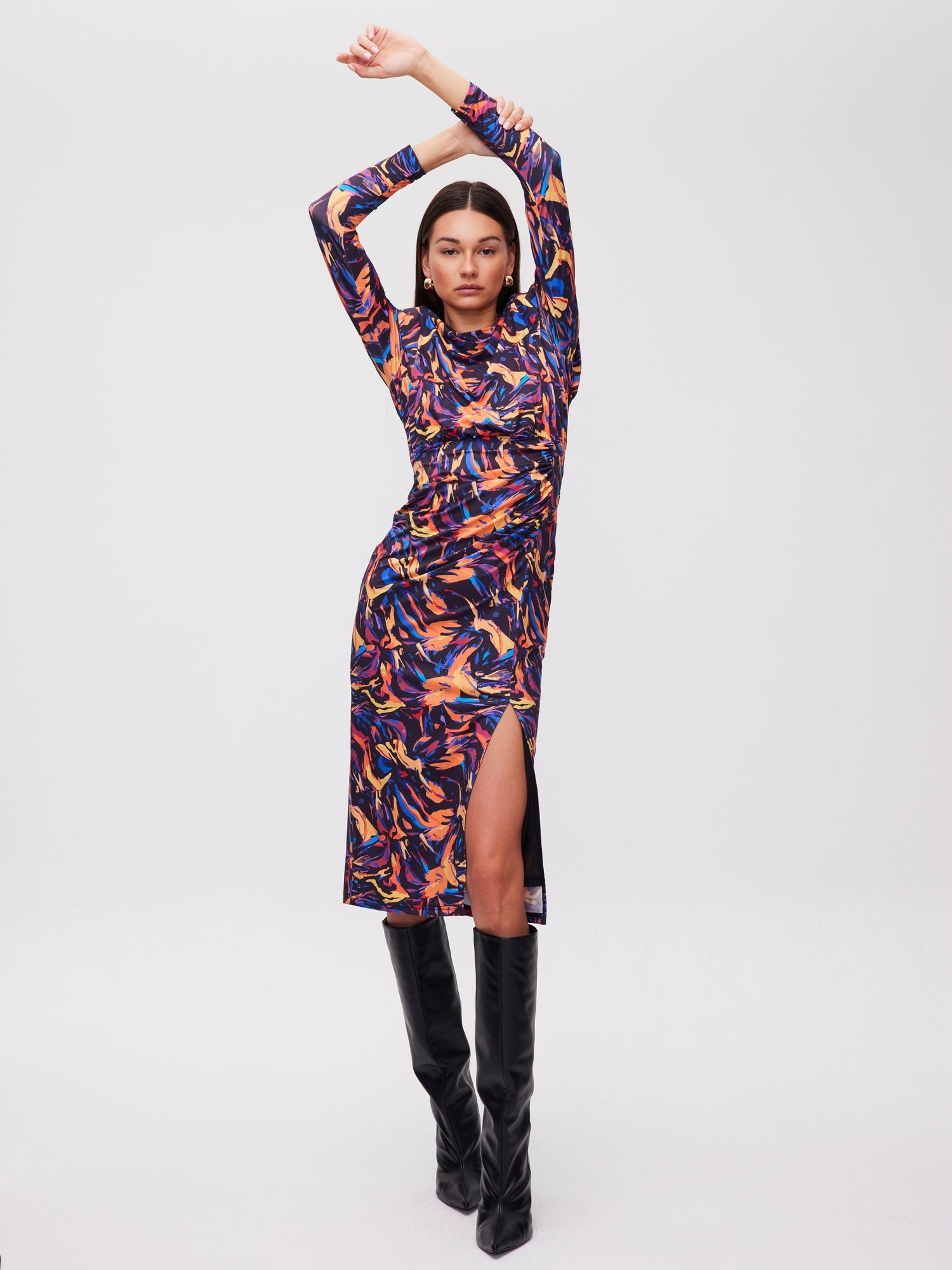 mioh | GALLERY PAINT - Vestido midi hombreras falda cruzada print