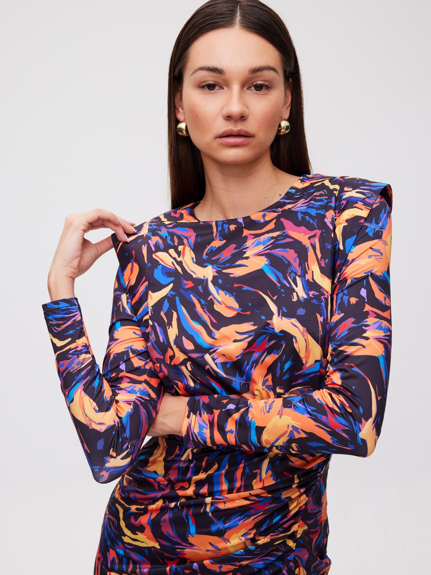 mioh | GALLERY PAINT - Vestido midi hombreras falda cruzada print