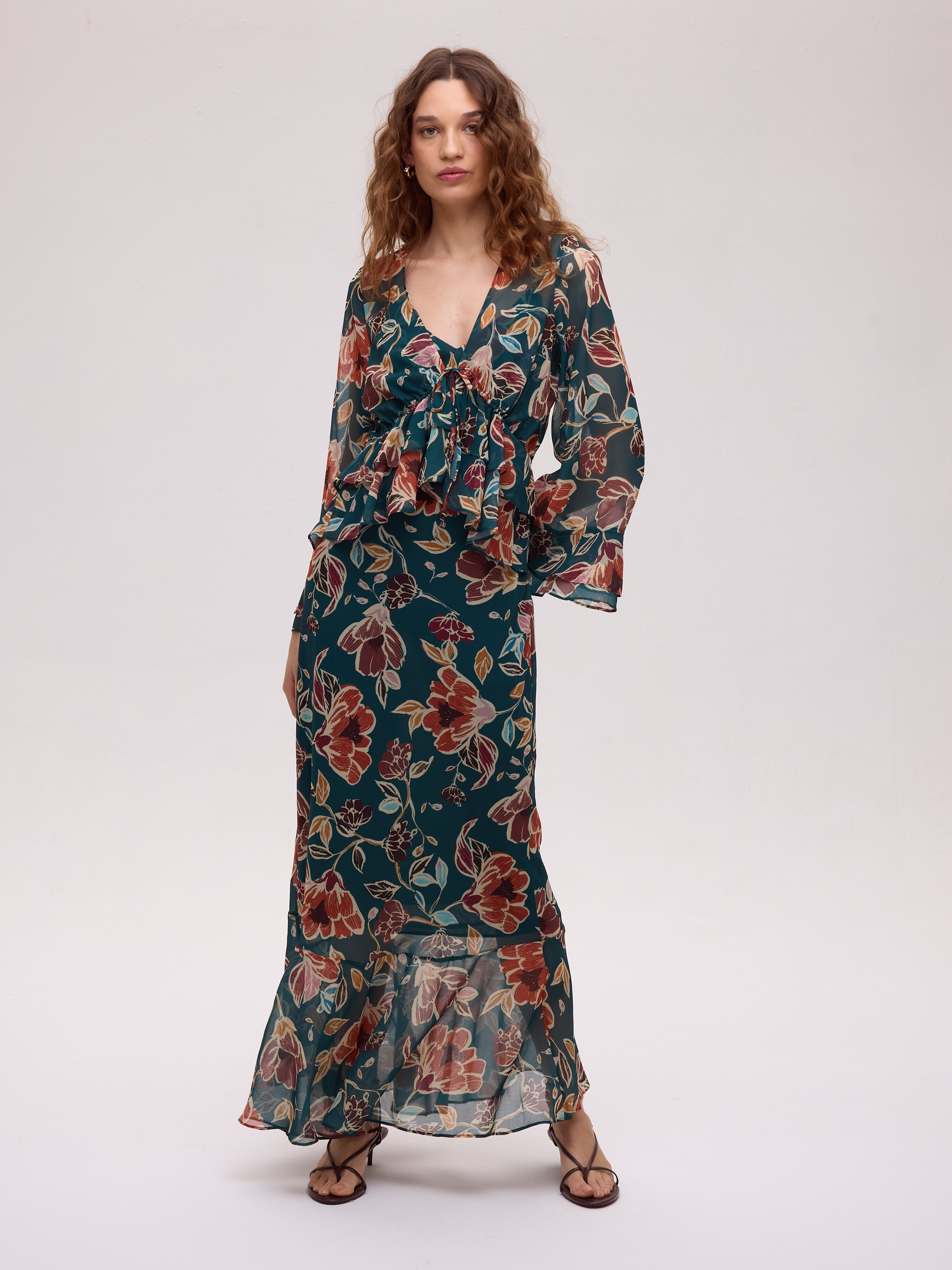 GRAZIA FLOWERS - Vestido y top de gasa estampado floral tirantes, perfecto para invitadas de boda y fiesta esta temporada de otoño invierno. MIOH es la marca española de vestidos de invitada de referencia