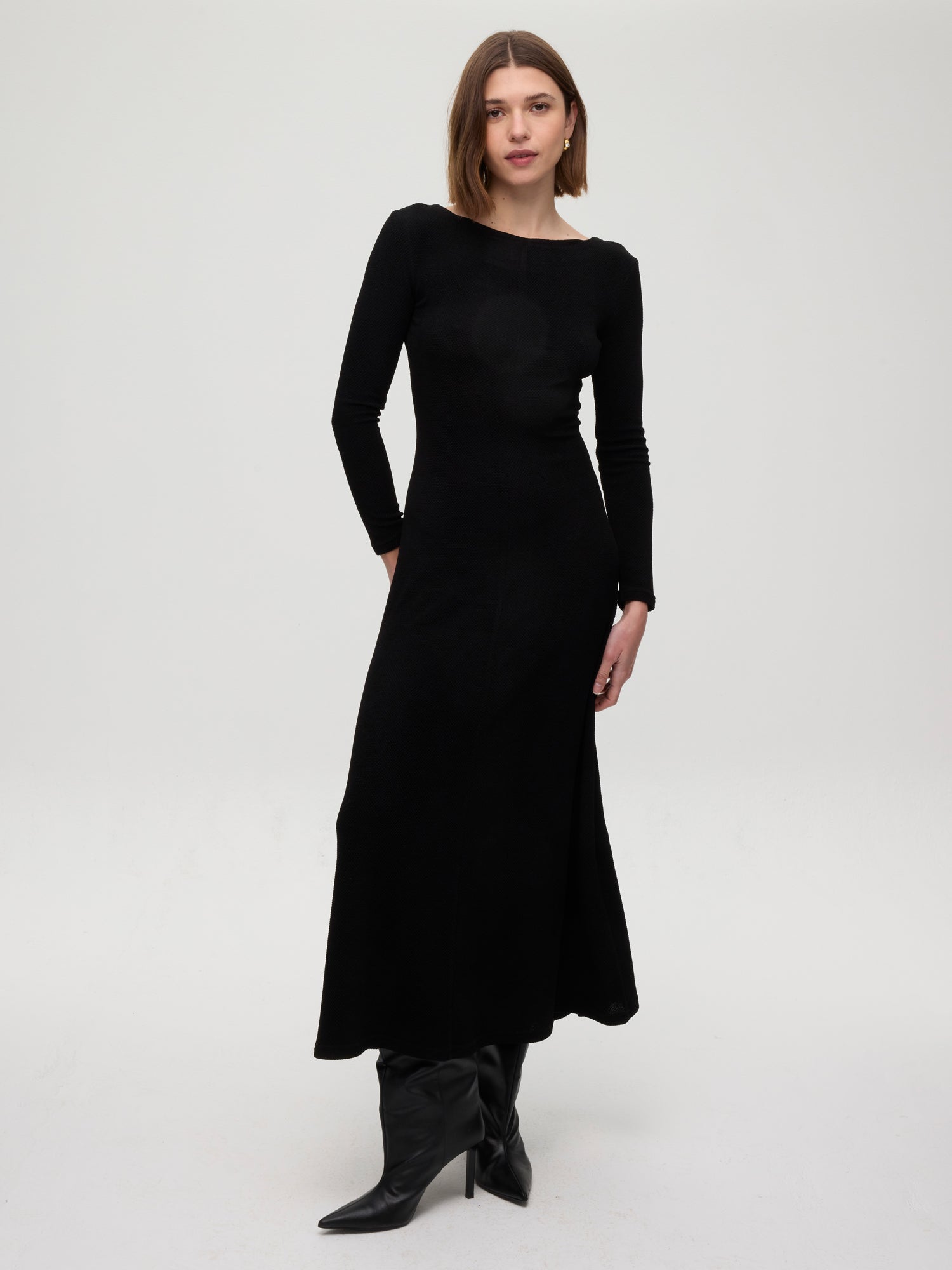 mioh | LUXOR BLACK - Vestido de punto reversible negro. Vestidos de fiesta para invitadas de boda perfectas. Marca española de moda