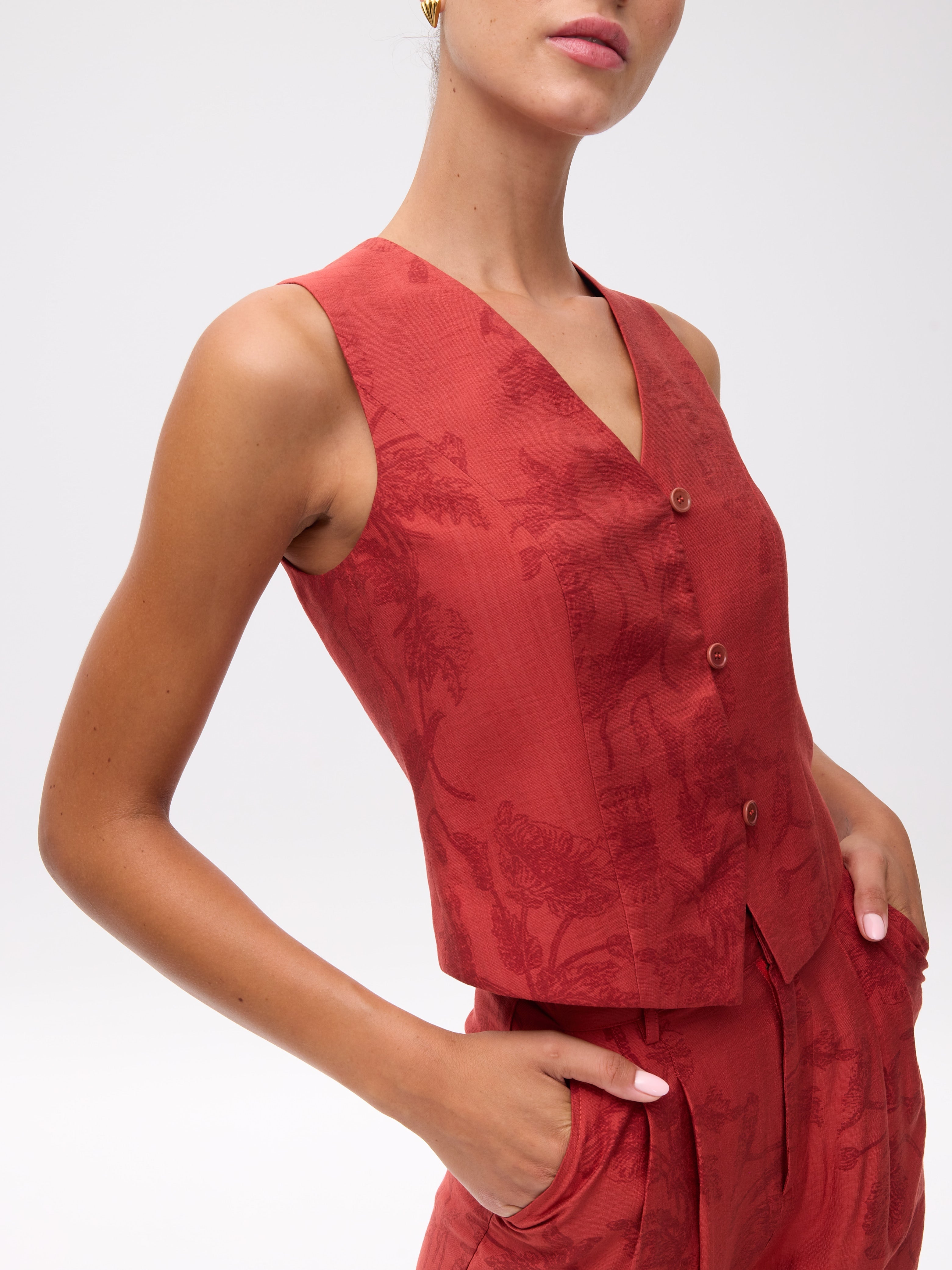 MONTESCO PANT - Pantalón pinza tela floral botánica, para invitadas de boda, fiesta y eventos de primvera y verano. MIOH es la marca que eligen las influencers de España para sus eventos, como bodas y fiestas