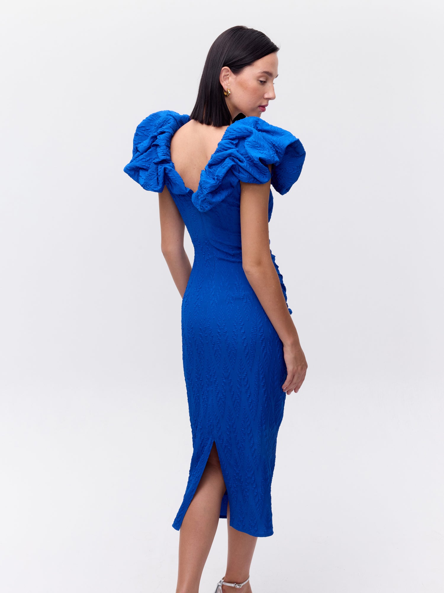 MIOH | PETALO DAMASCO - Vestido volante escote en damasco azul espiga para invitada de boda