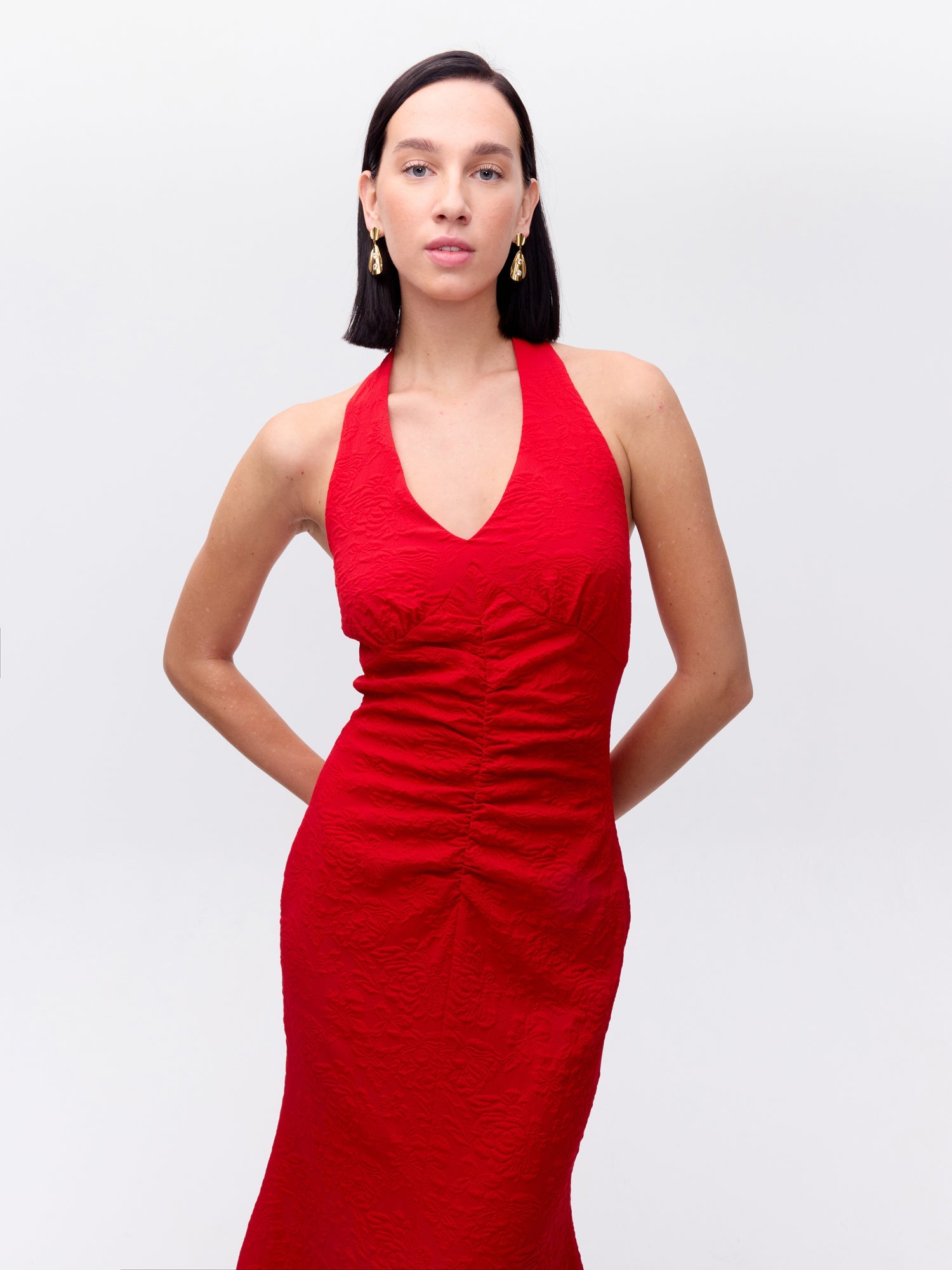 MIOH | PLEASURE DAMASCO - Vestido lazada cuello drap damasco rojo para invitada de boda