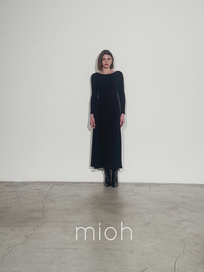 mioh | LUXOR BLACK - Vestido de punto reversible negro. Vestidos de fiesta para invitadas de boda perfectas. Marca española de moda