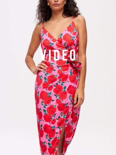 mioh | SORRENTO ROSES - Vestido midi tirantes print rosas flor cintura para invitada de boda, fiesta y evento. Tendencia vestidos invitada Primavera Verano 2024. MIOH la marca española de vestidos más de moda