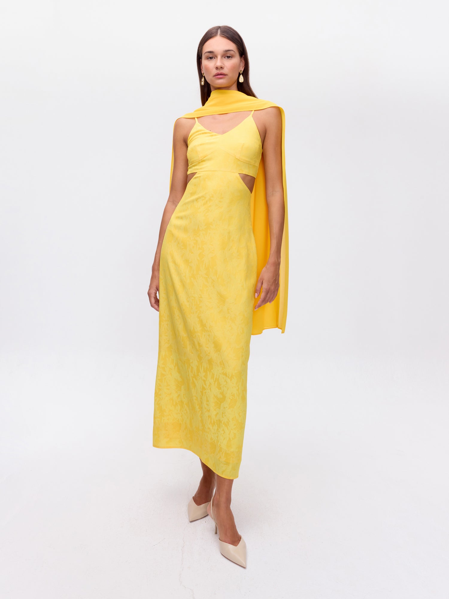 MIOH | SOLAR YELLOW - Vestido cut out en la cintura de jacquard amarillo para invitada de boda