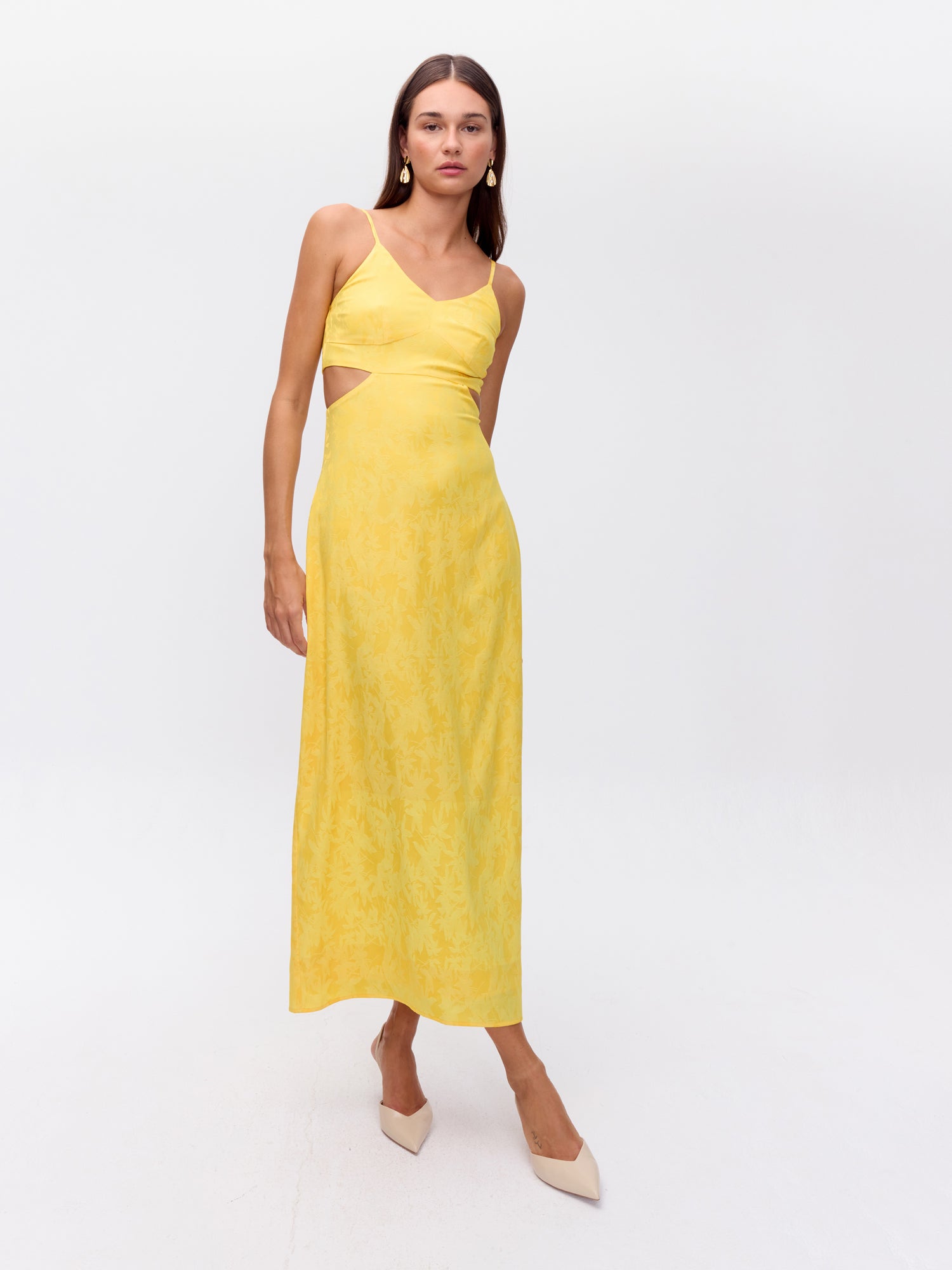 MIOH | SOLAR YELLOW - Vestido cut out en la cintura de jacquard amarillo para invitada de boda