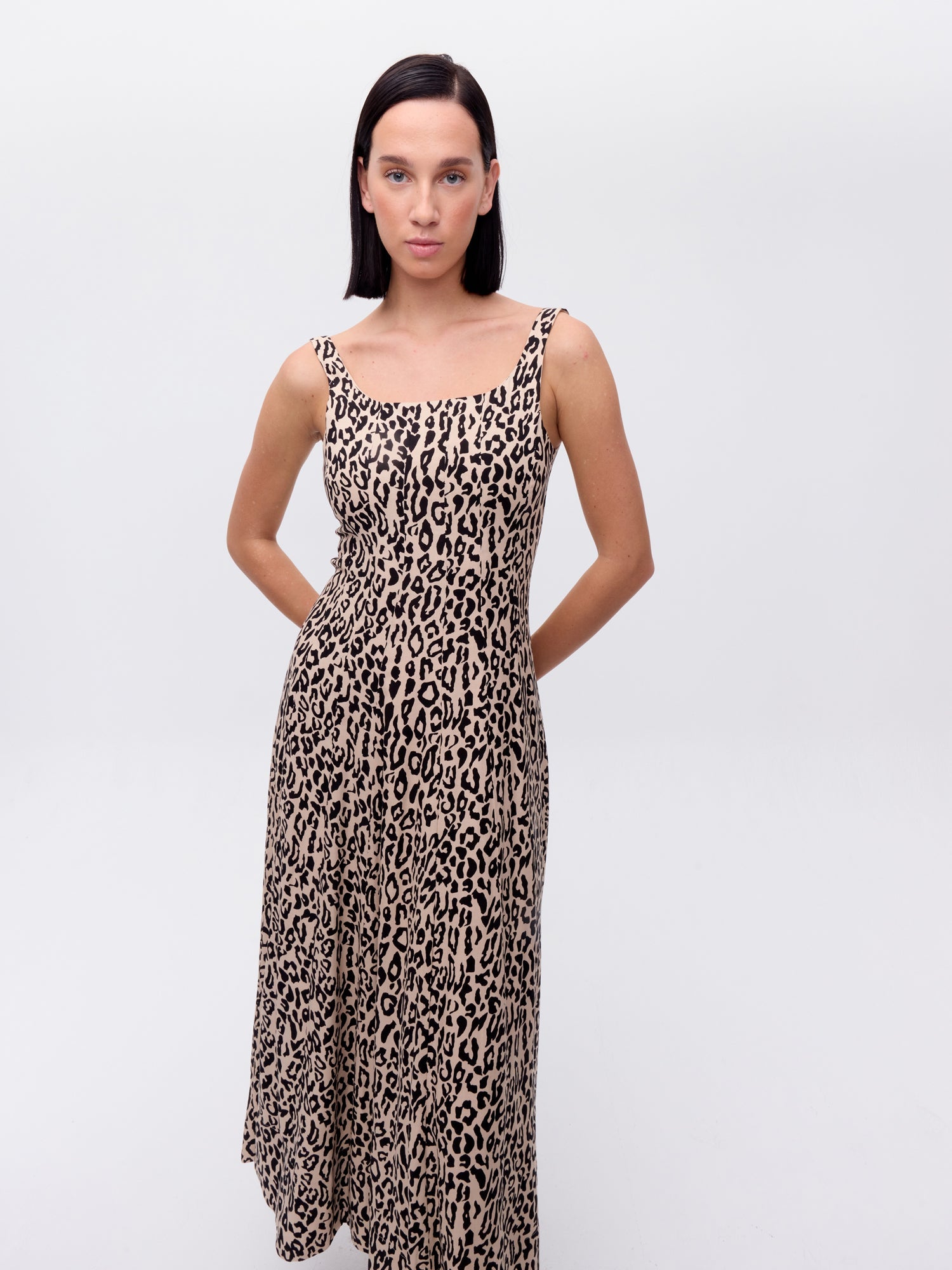 MIOH | SOLSTICIO ANIMAL - Vestido corsé midi con vuelo animal print para invitada de boda