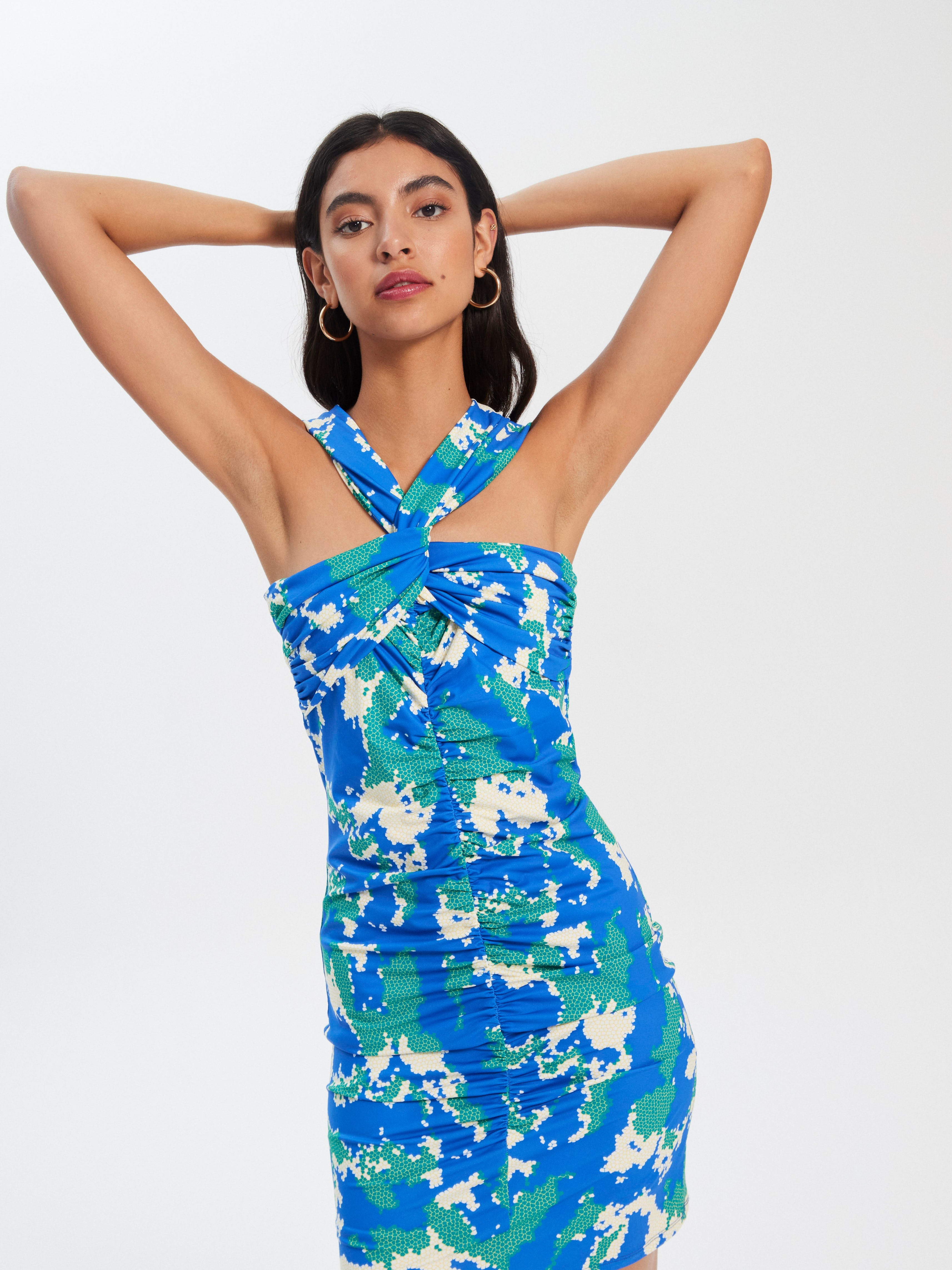mioh | CRISTINA FRESH - Vestido corto invitada boda, fiesta y evento, nuestro vestido corto entallado estampado de fiesta para ser la invitada de boda perfecta esta temporada Primavera Verano 23. Pura tendencia SS23. MIOH marca española invitada