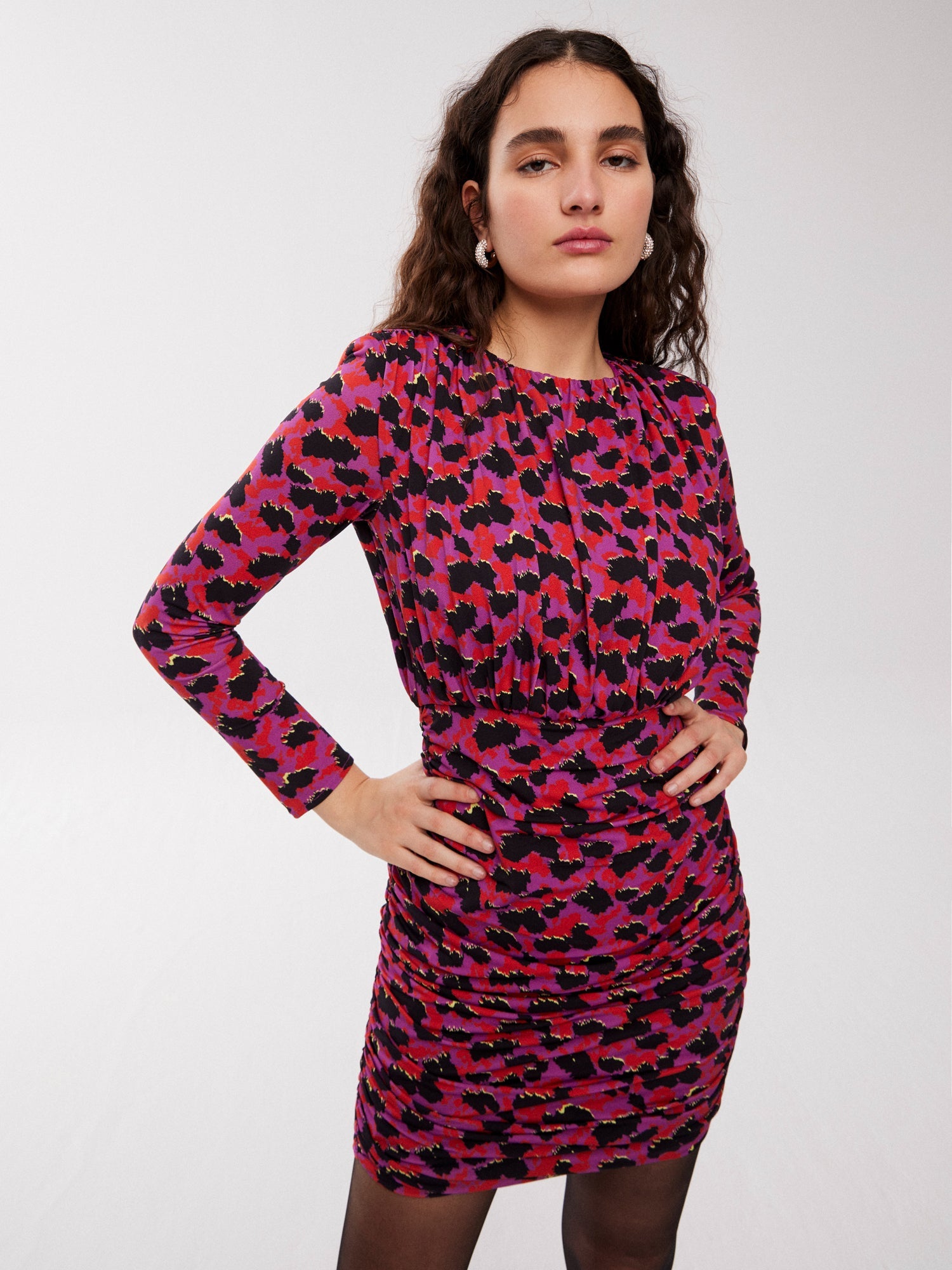mioh | DICAPRIO WILD - Vestido corto para invitada de boda, fiesta y eventos. Pura tendencia vogue FW23. MIOH marca española moda famosas instagramers