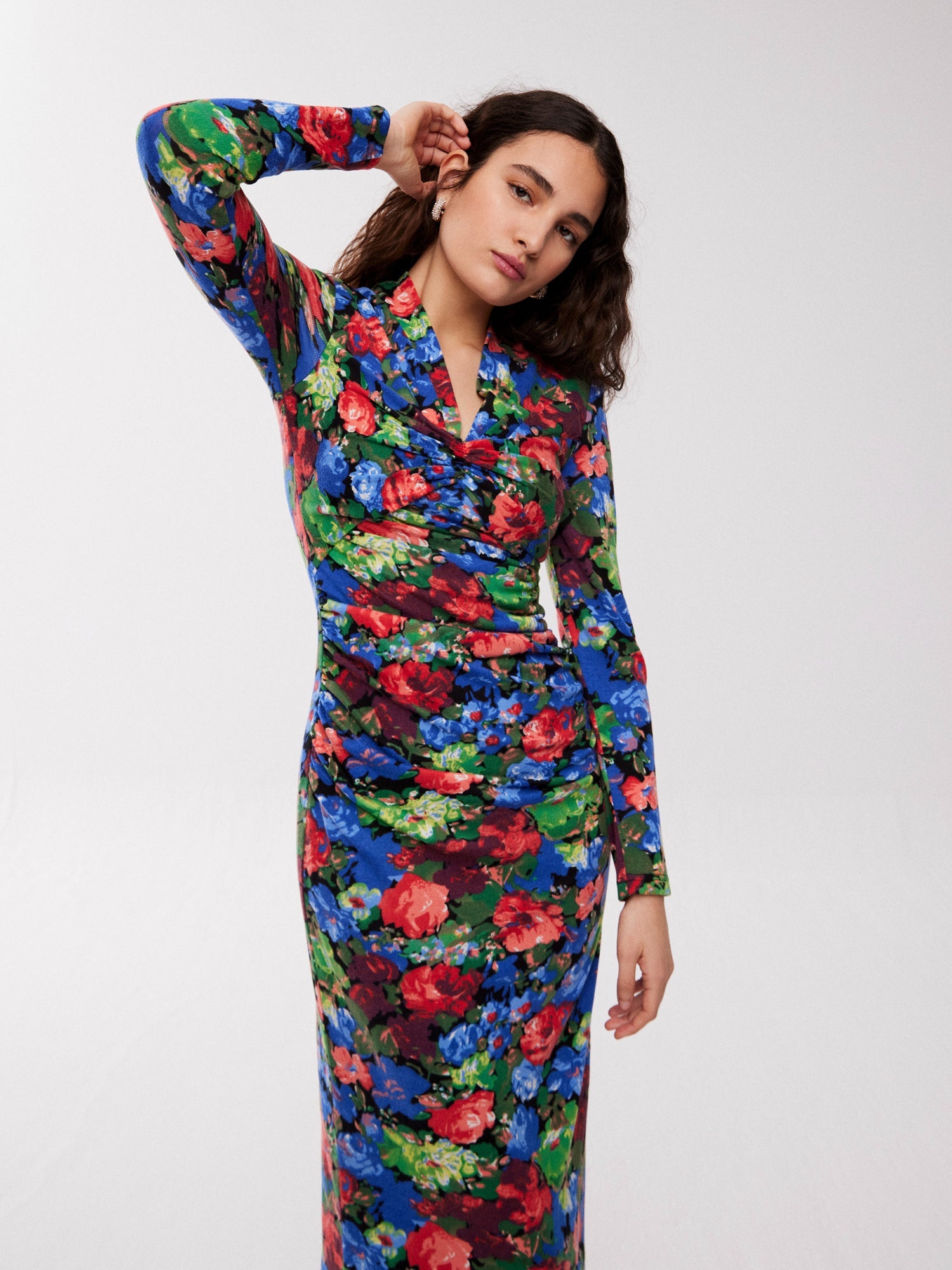 mioh | MARLON FLOWERS - Vestido midi largo para invitada boda, fiesta y diario. Pura tendencia vogue FW23. MIOH marca española moda famosas instagramers