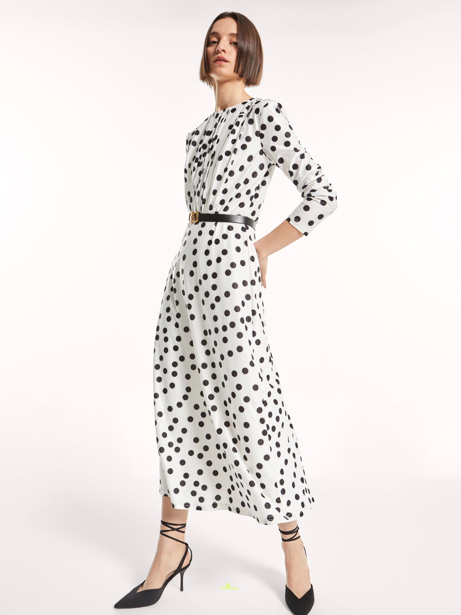 mioh | SWING DOTS - Vestido midi lunares para invitada de boda y eventos